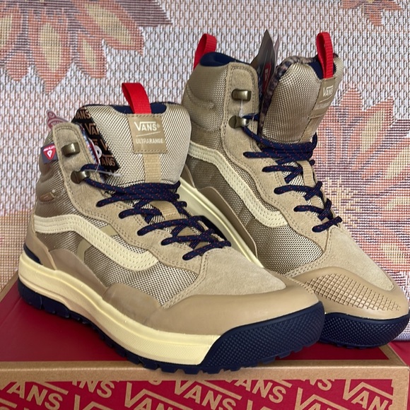 Vans Men’s Ultrarange Exo
Taos Taupe
VN0A4BVSYUU
Sneakers Boots - Picture 6 of 16